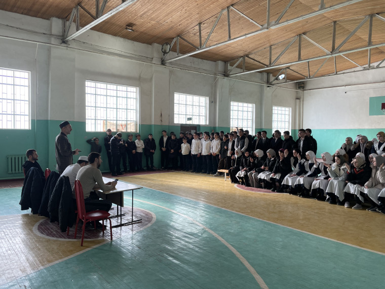 Встреча учащихся старших классов с представителями духовенства.